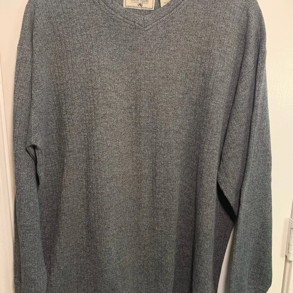The Great Plains Clothing Co Gray V Neck Pullover Sweater Men's Medium